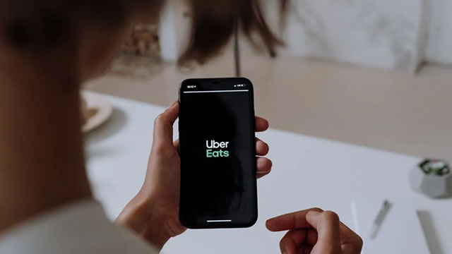 Uber Launches 'Price Lock,' Shuttle Features, But Stock Retreats After Breakout