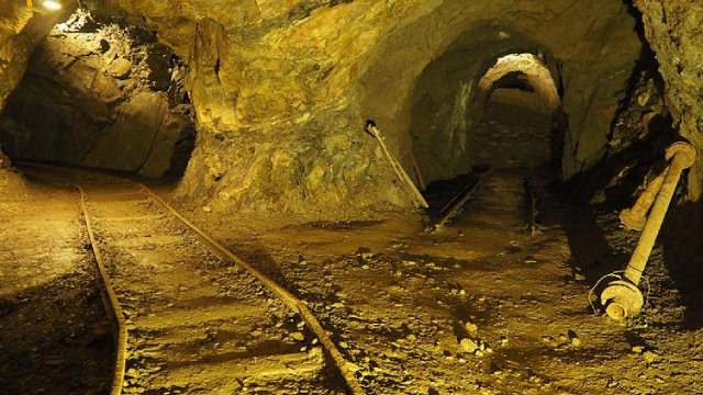 Gold Blows Through $3000 and Heads Higher: 4 Dividend Mining Stocks Still Offer Huge Upside