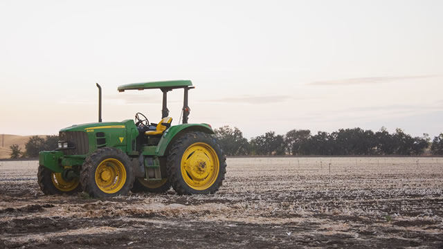 Deere Gears Up For Q2 Print; Here Are The Recent Forecast Changes From Wall Street's Most Accurate Analysts