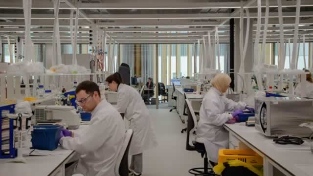 US approves AstraZeneca, Daiichi's treatment for lung cancer